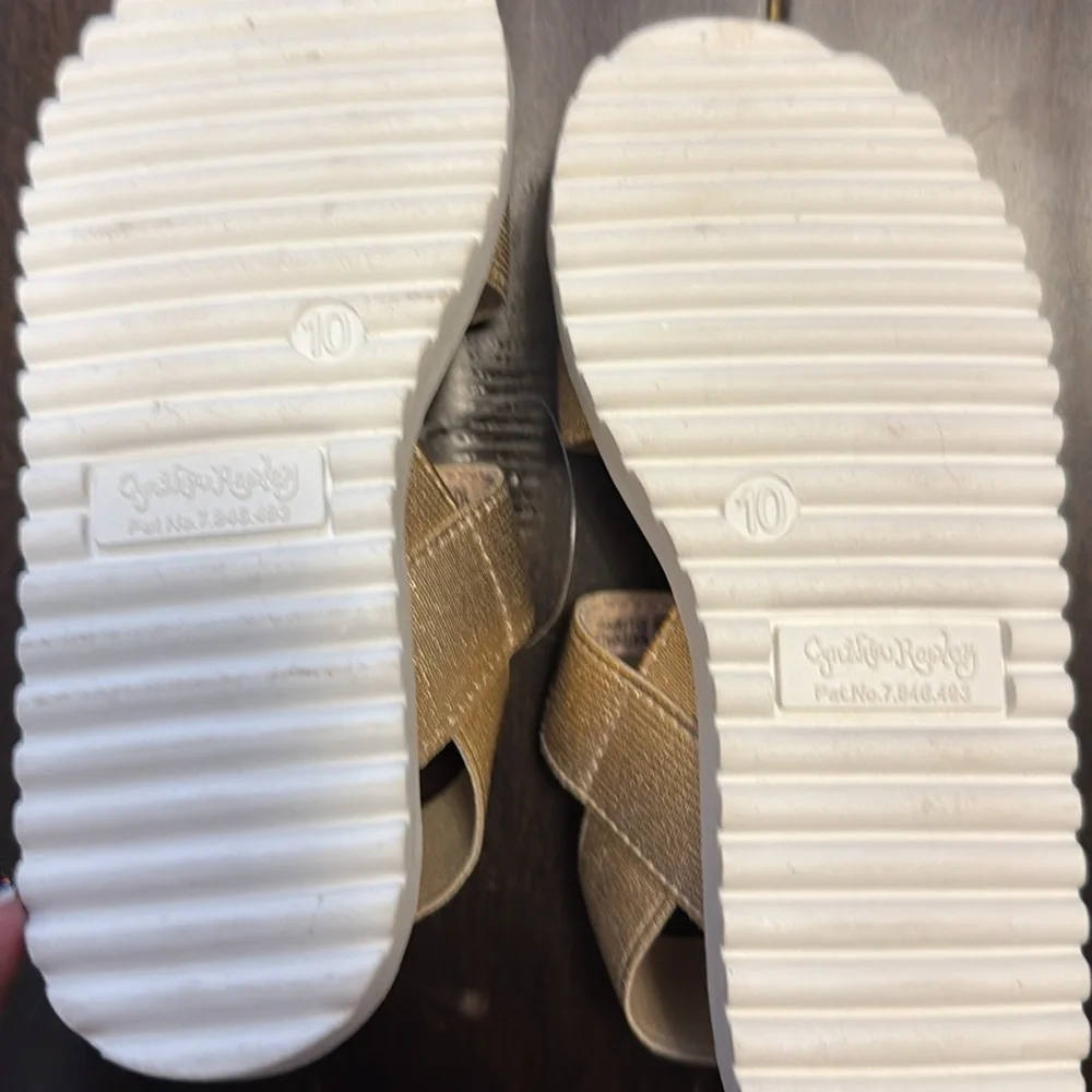 NWOT Cynthia Rowley Gold Kids Sandals!